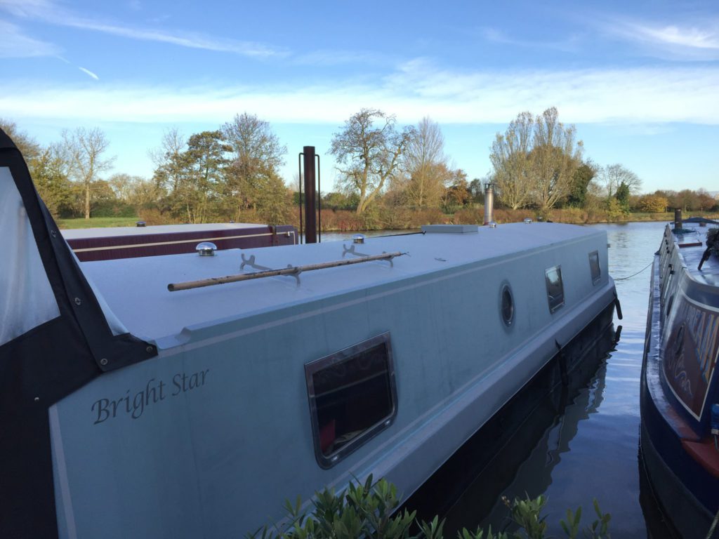 Houseboat_River_Thames